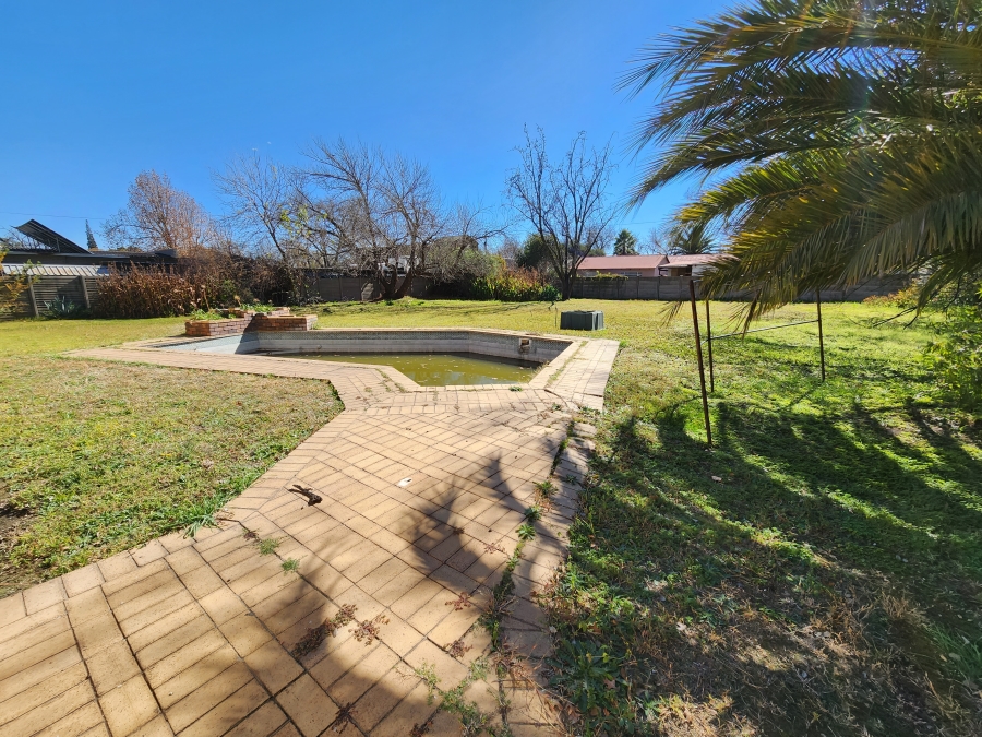 5 Bedroom Property for Sale in Sasolburg Ext 5 Free State
